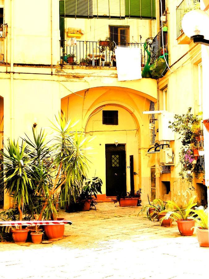 Ferienwohnung Casa Dell'Antico Teatro Di Neapolis Nel Centro Storico Di Napoli Exterior foto